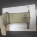 Бачок рідини гп audi 80 b4 2.0i Audi 80 B4 1991-1994 8A0422373C