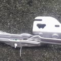 Петля крышки багажника правая Audi A4 B5 (1994-2001) 8D5827302C