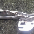 Петля крышки багажника правая Audi A4 B5 (1994-2001) 8D5827302C