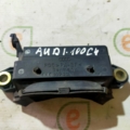 Зовнішня ручка задніх лівих дверей Audi A4 B5 (1994-2001) 4A0839205F
