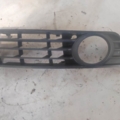 Решітка в бампер Audi A4 B6 (2000-2006) 8E0807682
