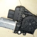 Моторчик склопідйомника задніх правих дверей Audi A6 C5 (1997-2004) 130821785