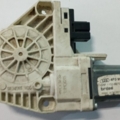 Мотор скло підйомника дверей передніх правих Audi A6 C6 (2004-2011) 4F0959801F