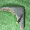 Бризговик передній правий Nissan X-Trail T30 (2001-2007) 638548H300