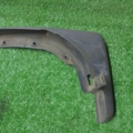 Бризговик передній правий Nissan X-Trail T30 (2001-2007) 638548H300