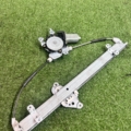 Моторчик скло підйомника передній правий Nissan X-Trail T30 (2001-2007) 8073089913