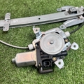 Моторчик скло підйомника правих дверей Nissan X-Trail T30 (2001-2007) 8073089913