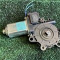 Моторчик склопідйомника задній правий Nissan X-Trail T30 (2001-2007) 8073089913
