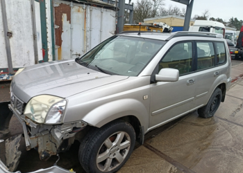 Nissan X-Trail T30 (2001-2007) 2.2 Дизель 2004 Ручна / Механіка
