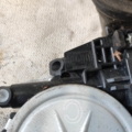 Двигун(моторчик) склопідіймача дверей rrl\frr Toyota Land Cruiser Prado 120 (2002-2009) 8571035180