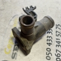Фланець охолоджуючої рідини Volkswagen Golf III (1991-1999) 037121133E