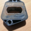 Кронштейн (подушка крепления) радиатора нижний Volkswagen Golf IV (1997-2006) 1J0806157A
