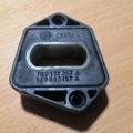 Кронштейн (подушка крепления) радиатора нижний Volkswagen Golf IV (1997-2006) 1J0806157A