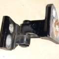 Петля дверей передні праві Volkswagen Golf V (2003-2009) 1K0831402L