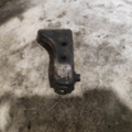 Кронштейн Volkswagen Passat B2 80-88 068130143A