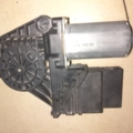 Моторчик стеклоподъемника задний правый Volkswagen Passat B5 (1996-2005) 0130821696