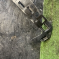 Кронштейн кріплення заднього бампера правий Volkswagen Passat B6 (2005-2010) 3C9807378