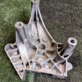 Кронштейн подушки опори двигуна правої Volkswagen Passat B6 (2005-2010) 03G199207G