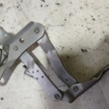 Петля капота ліва Volkswagen Sharan I (1995-2010) 7M0823301L