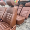 Комплект сидіннь шкіряний салон крісля рестайл ( є пару нюансів, легко реставруються) Volkswagen Touareg I (2002-2010) 8E0881157K