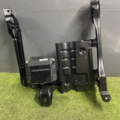 Кронштейн переднього правго сидіння Volkswagen Touareg I (2002-2010) 7L0881678D