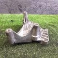 Кронштейн подушки (опори) двигуна, правої Volkswagen Touran I (2003-2010) 03G199207G