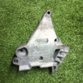 Кронштейн правої подушки двигуна  Volkswagen Touran I (2003-2010) 03G199207G