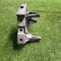 Кронштейн правої подушки двигуна  Volkswagen Touran I (2003-2010) 03G199207G