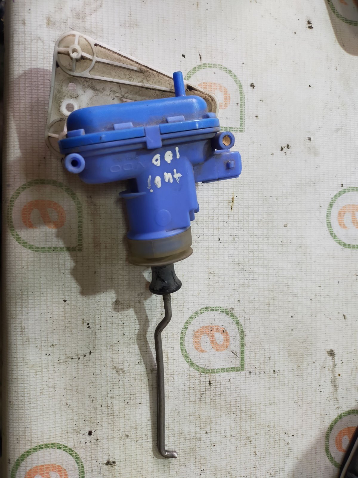 актуатор (мотор-привід) замка Audi 100   (43,C2)   76-82 893862153C