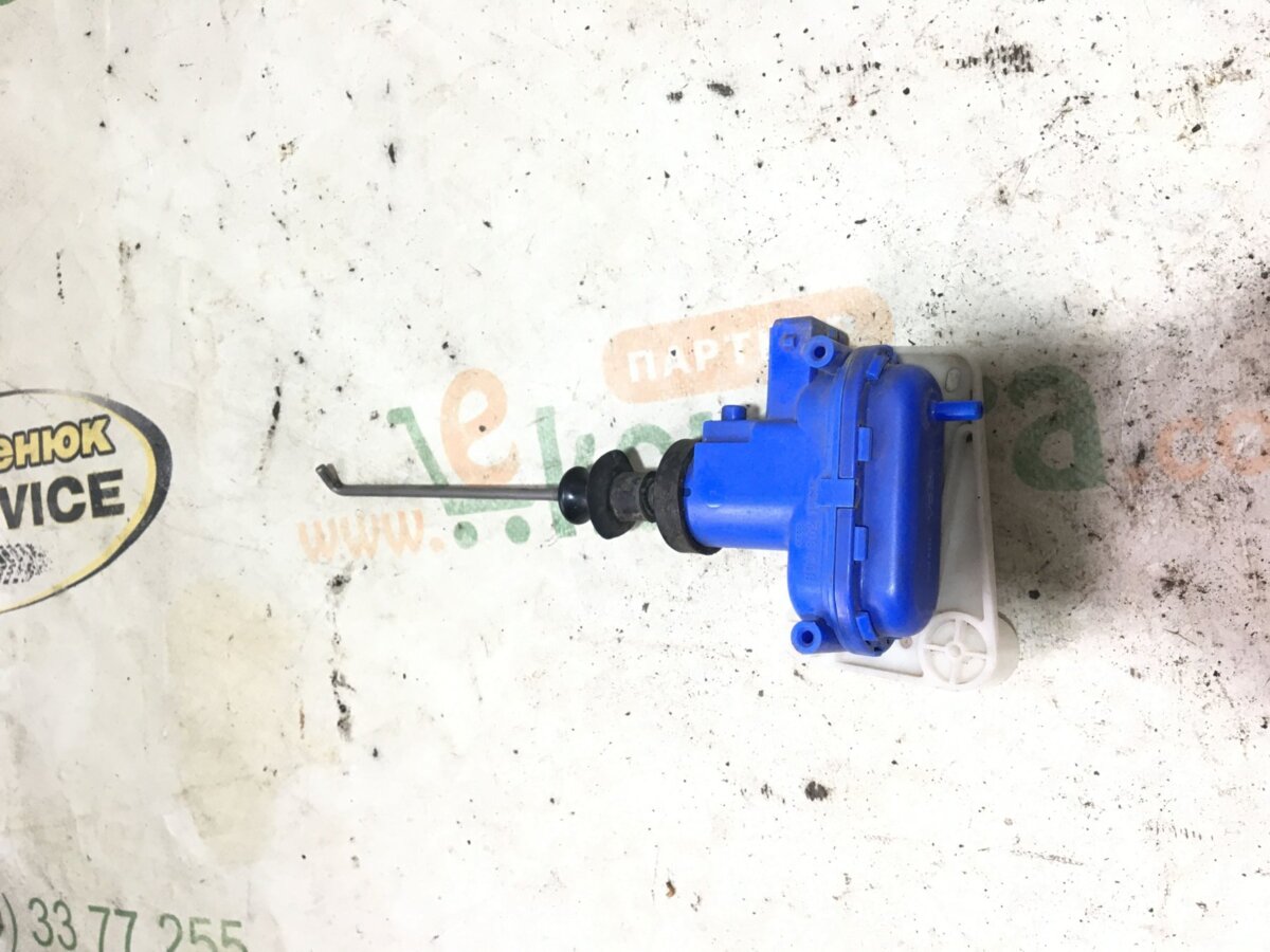 Привод замка вакуумній Audi 80 B3 1986-1991 893862153C