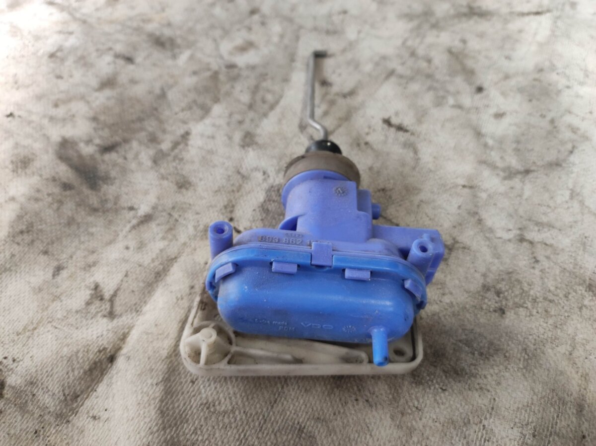 Привод замка вакуумній Audi 80 B4 1991-1994 893862153C