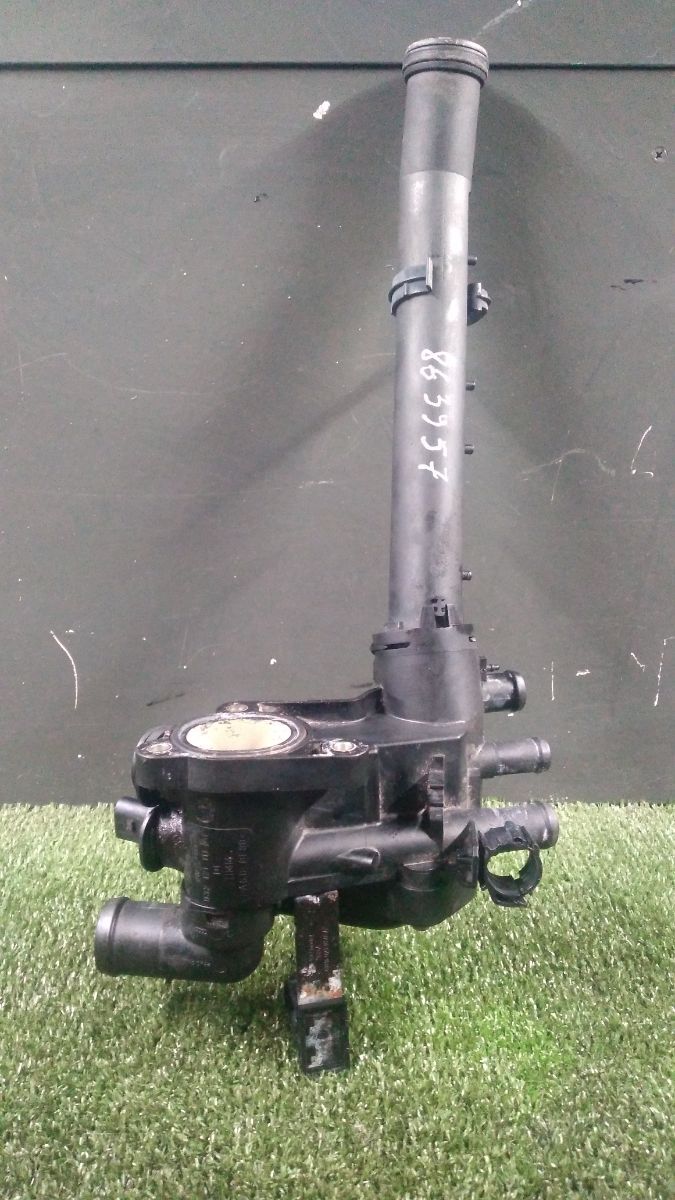 Корпус термостата Audi A2 8Z (1999-2005) 032121111AP