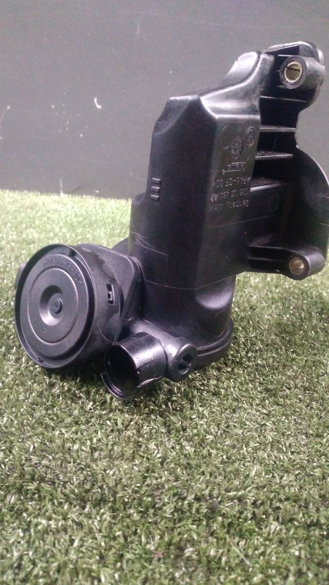 Масловідділювач (сепаратор) системи вентиляції картера Audi A2 8Z (1999-2005) 036103464AD