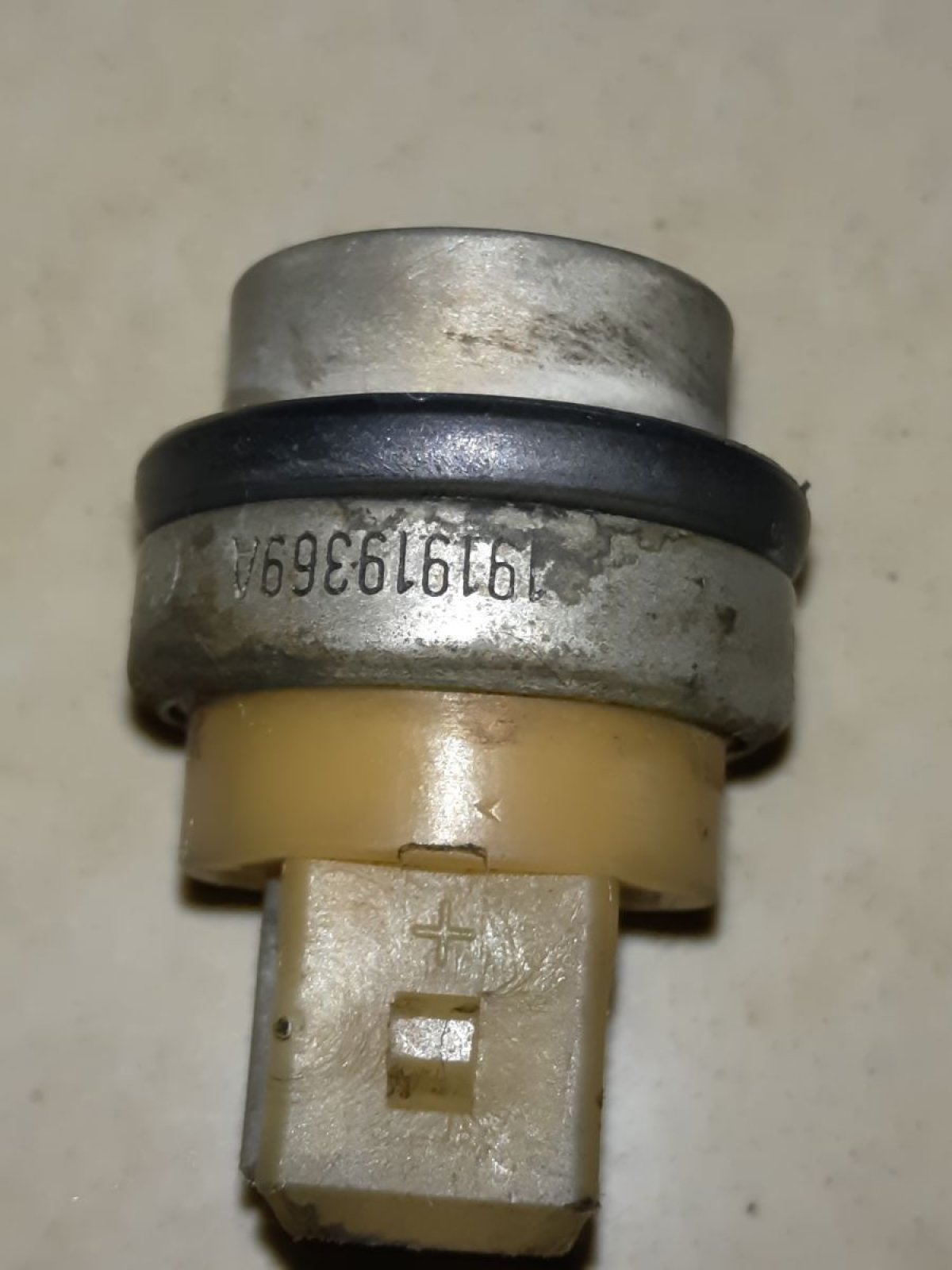 датчик покажчика температури охолоджуючої рідини; термодатчик охолоджуючої рідини; датчик температури охолоджуючої рідини Audi A3 8L (1996-2003) 191919369A