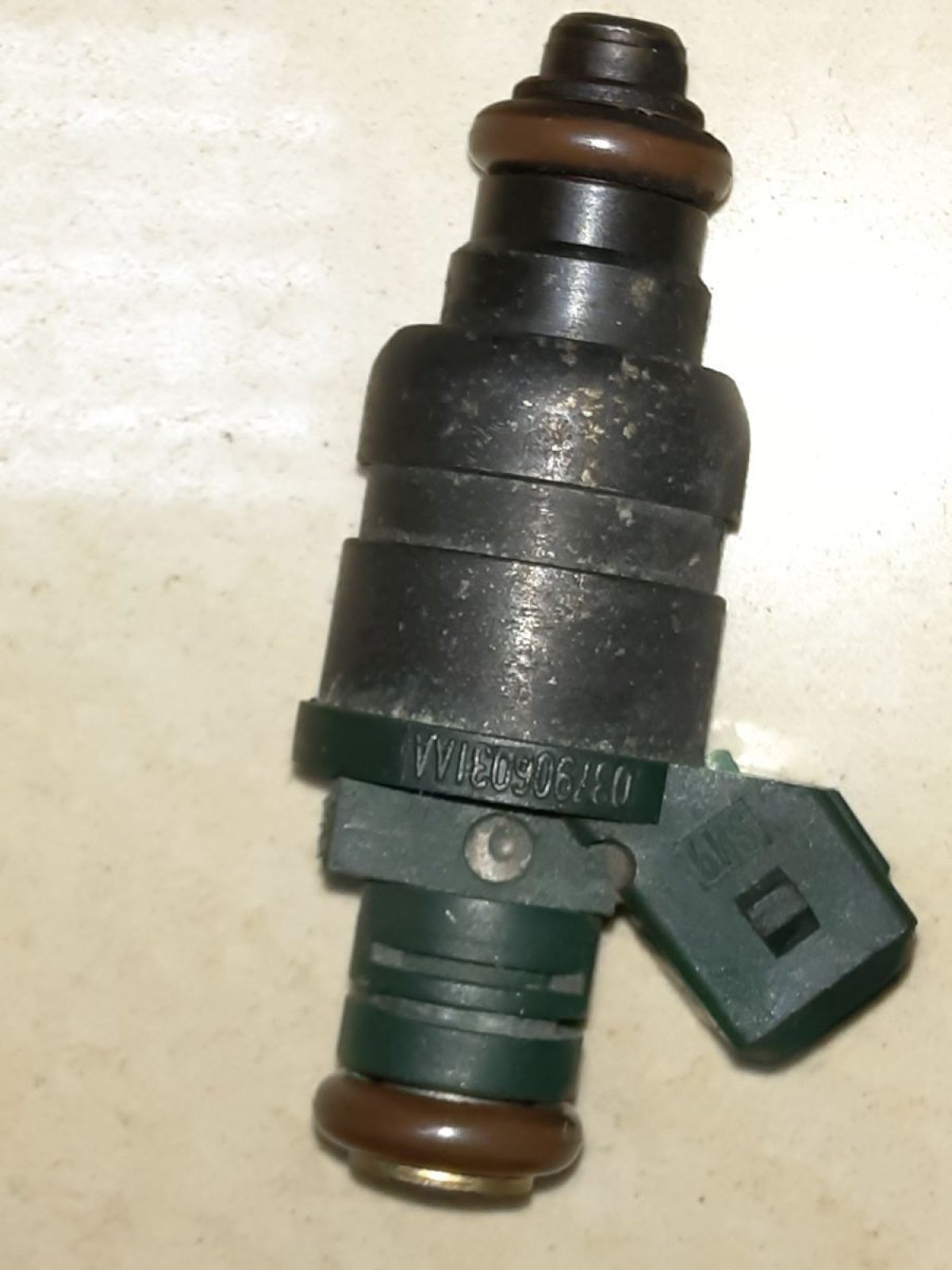 Форсунка вприскування палива Audi A3 8L (1996-2003) 037906031AA