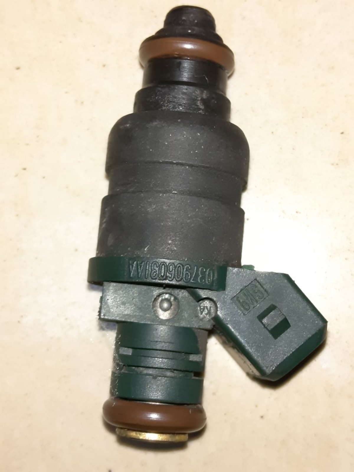 Форсунка вприскування палива Audi A3 8L (1996-2003) 037906031AA