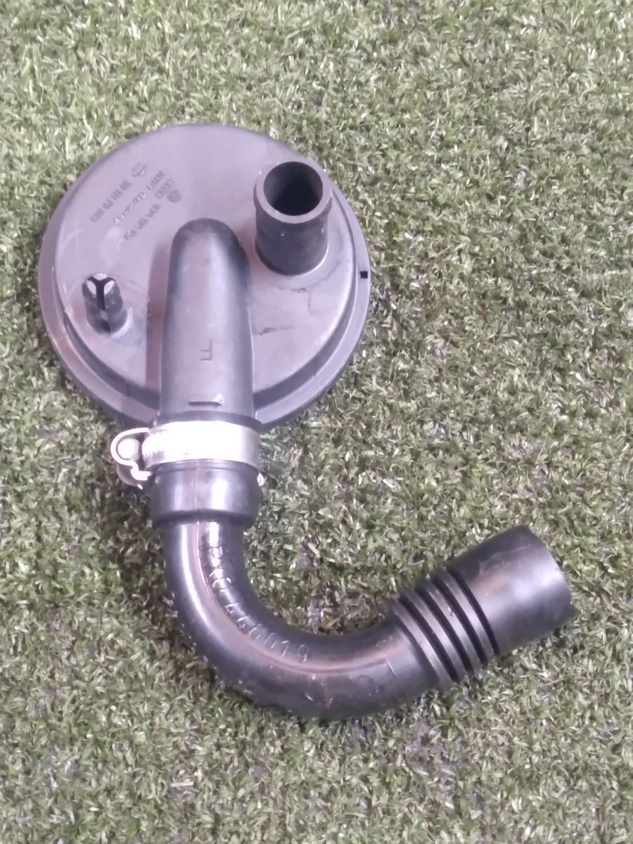 Клапан системи вентиляції картера Audi A3 8L (1996-2003) 028129101E