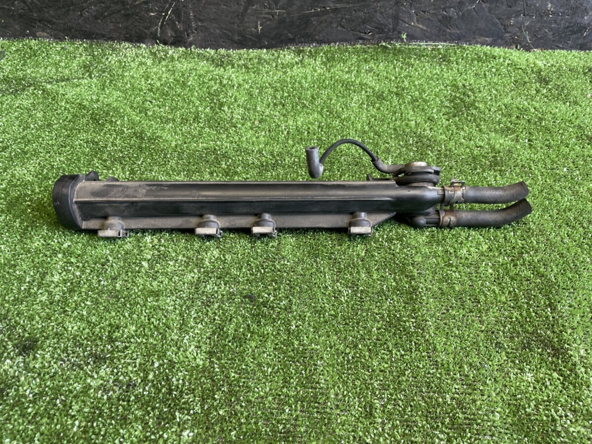 Розподільник палива  VAG   06A133317A