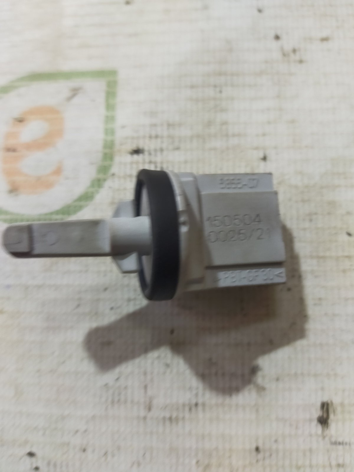 вимикач системи охолодження; датчик включення вентилятора; датчик радіатора; датчик температури охолоджуючої рідини автоматичної системи управління двигуном; датчик температури охолоджуючої рідини, включення вентилятора радіатора; датчик температури радіа