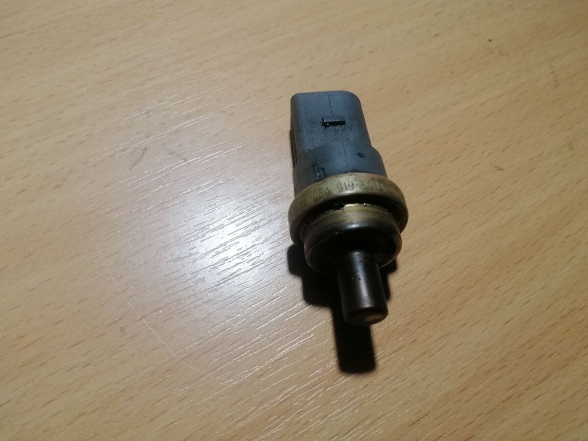 Датчик температури охолоджувальної рідини Audi A4 B5 (1994-2001) 06A919501A