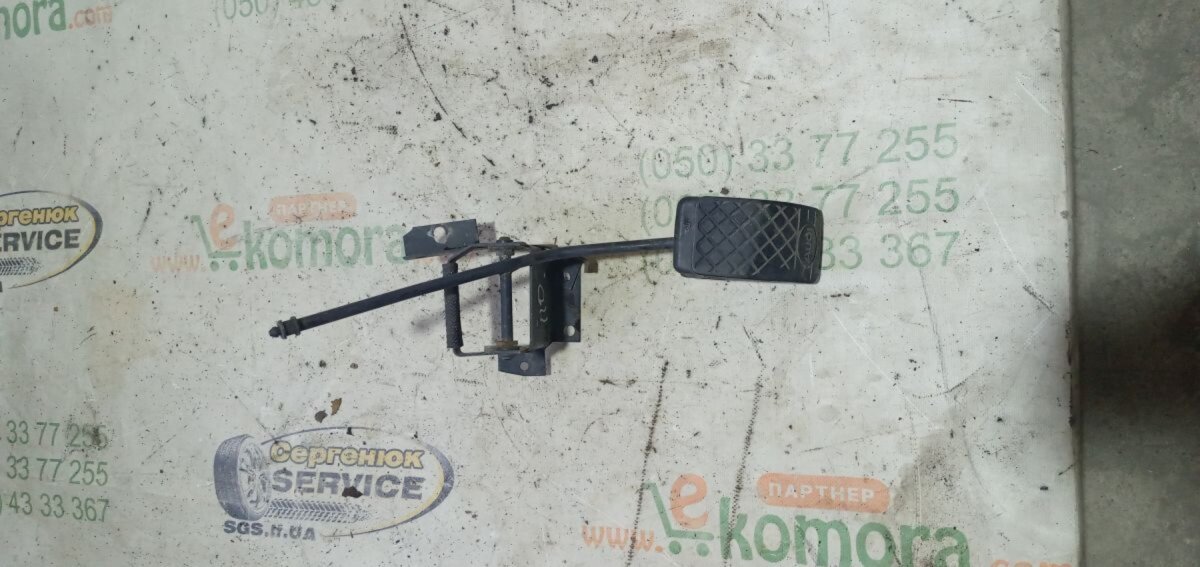 педаль газу Audi A6 C4 (1994-1997) 447721507
