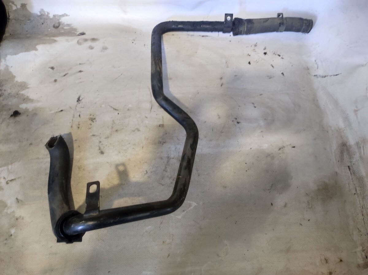 a6 c5 2.5tdi вода бізнес труба 059121065d Audi A6 C5 (1997-2004) 059121065D