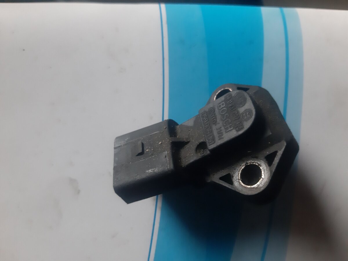 датчик абсолютного тиску, map; датчик тиску повітря; датчик тиску у впускному колекторі, map Audi A6 C5 (1997-2004) 059906051