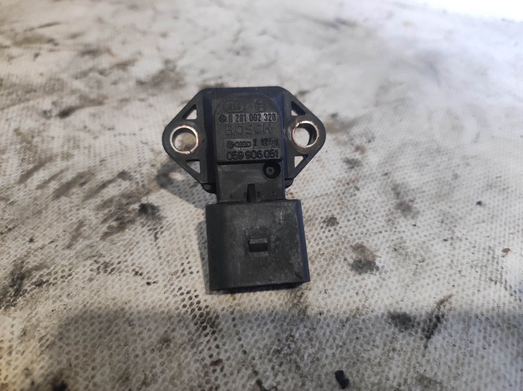 датчик абсолютного тиску, map; датчик тиску повітря; датчик тиску у впускному колекторі, map Audi A6 C5 (1997-2004) 059906051