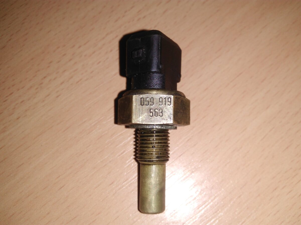 Датчик температури масла двигуна Audi A6 C5 (1997-2004) 059919563