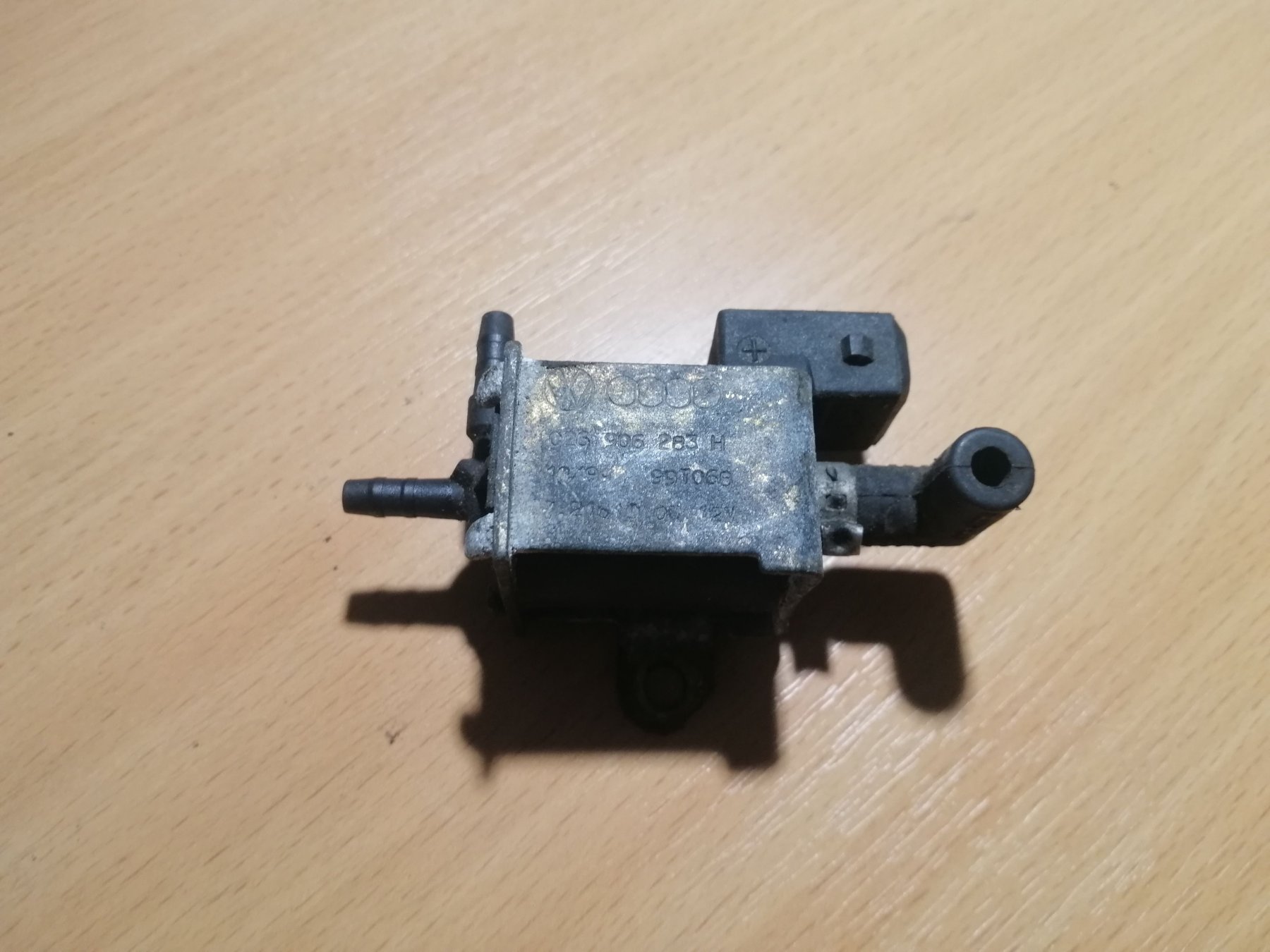 клапан перемикання регулятора заслонок впускного колектора Audi A6 C5 (1997-2004) 026906283H