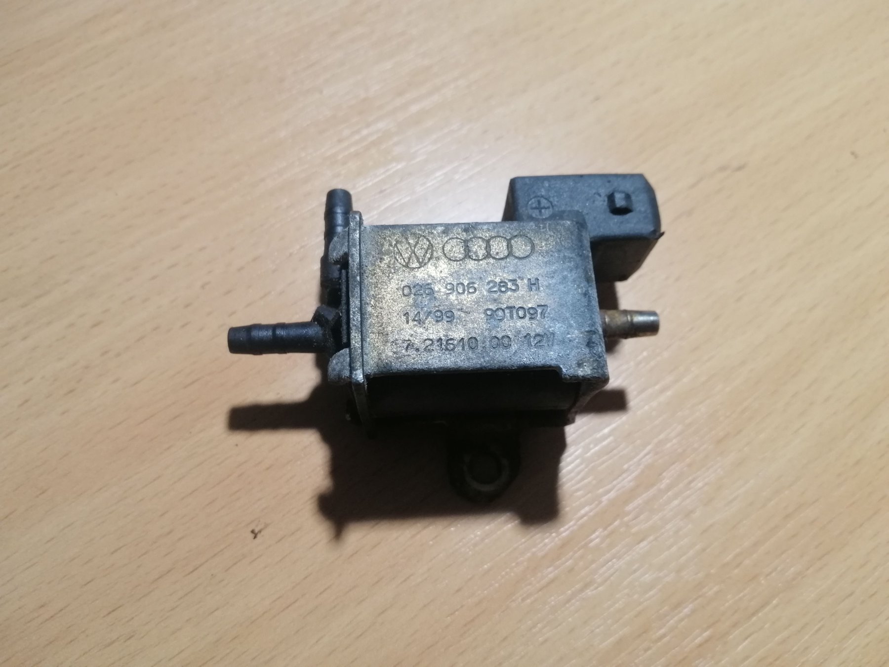 клапан перемикання регулятора заслонок впускного колектора Audi A6 C5 (1997-2004) 026906283H
