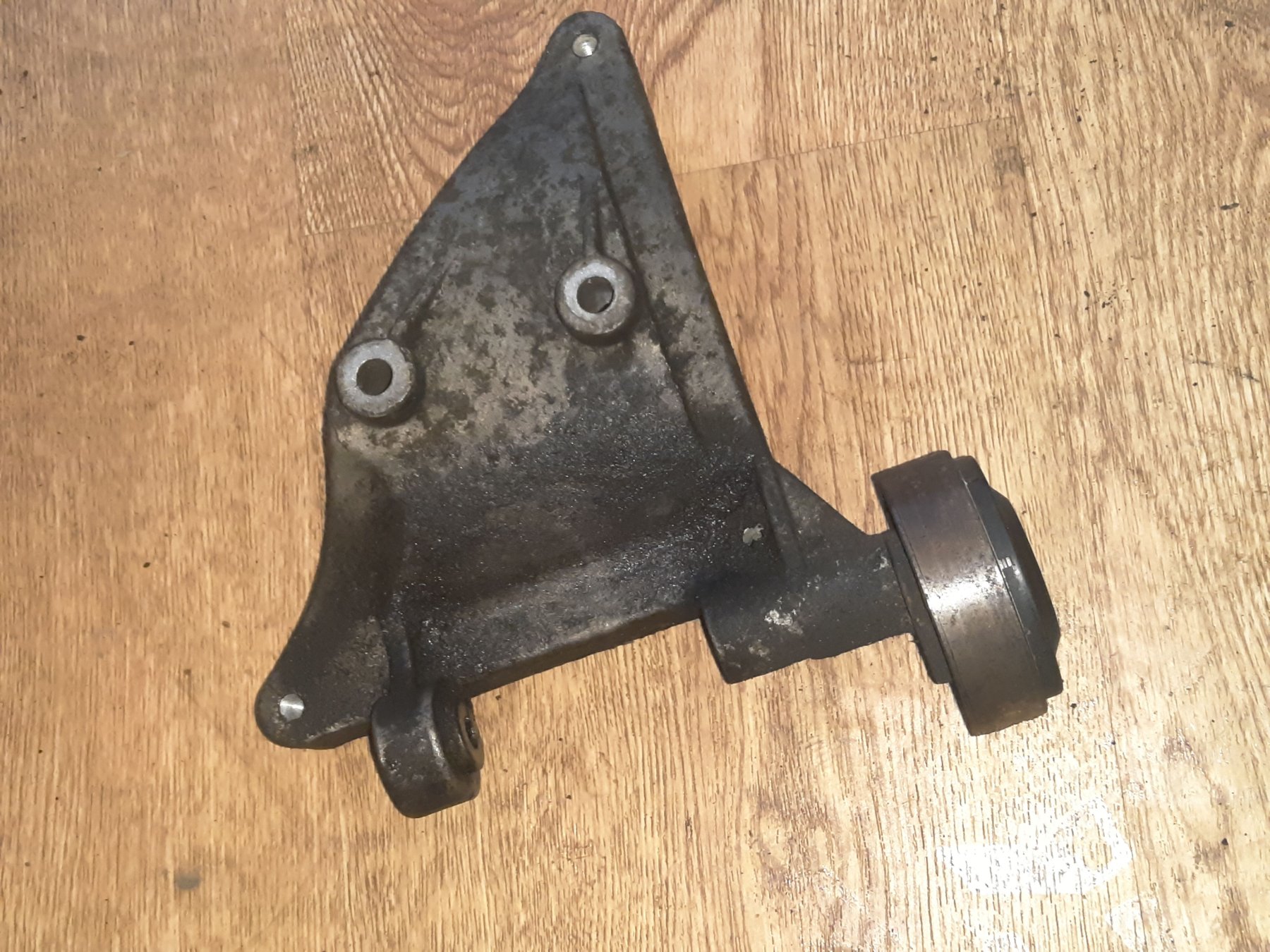 Кронштейн компресора кондиціонера Audi A6 C5 (1997-2004) 059260885F