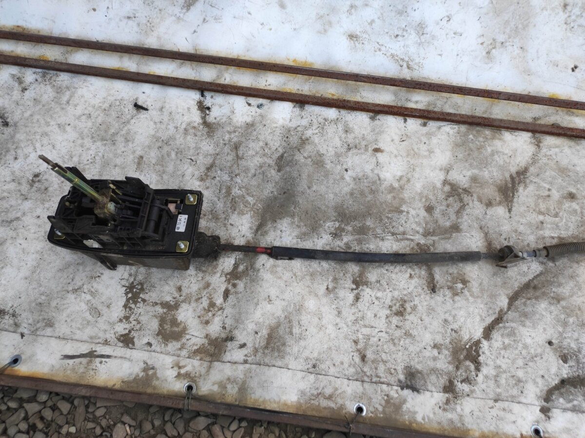 куліса кпп; куліса перемикання передач; механізм перемикання передач; механізм перемикання передач, куліса; механізм перемикання подільника передач; привід управління механізмом перемикання передач; селектор акпп; кулиса перемикання передач Audi A6 C5 (19