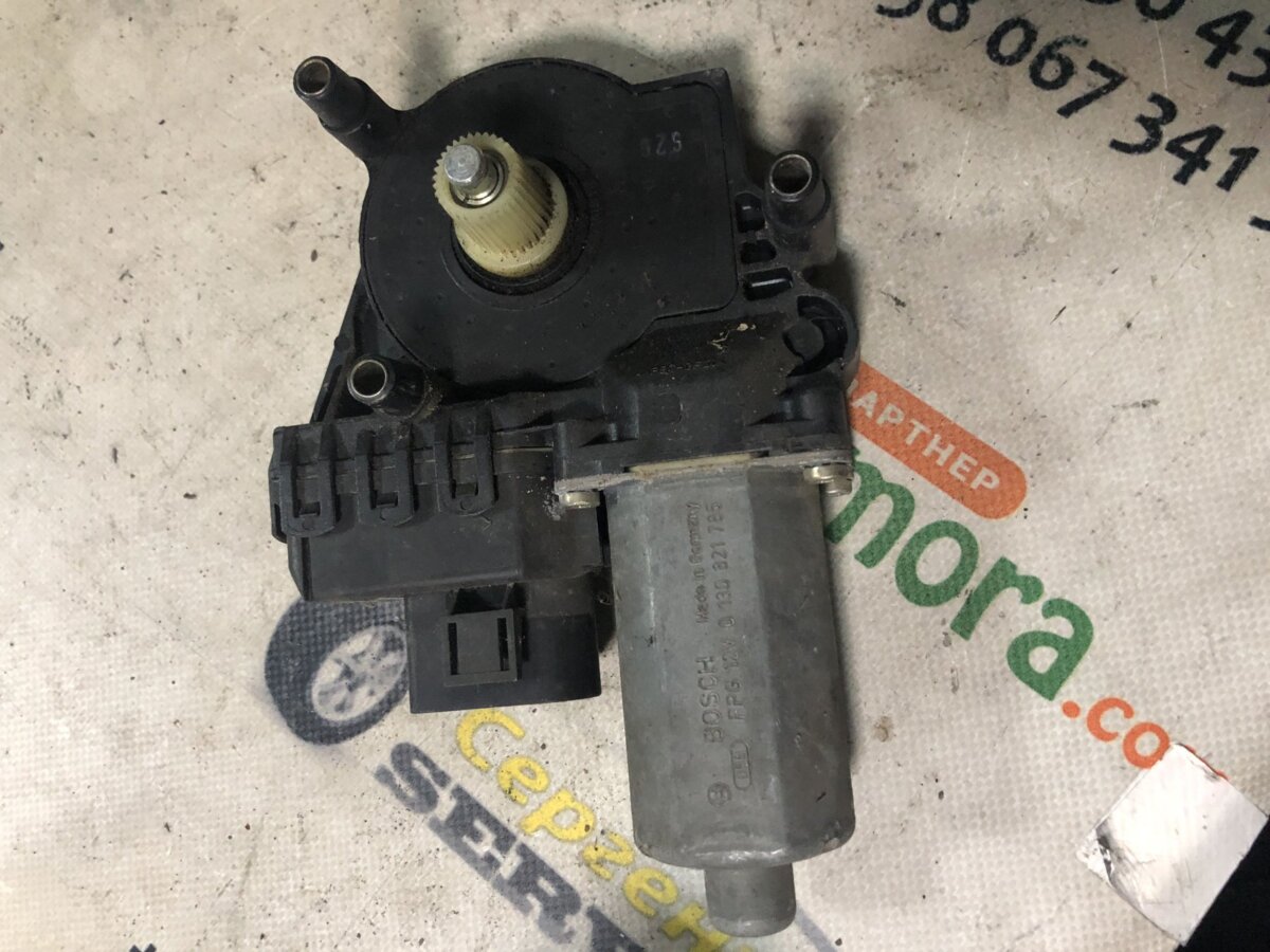 мотор склопідйомника дверей задніх, правих Audi A6 C5 (1997-2004) 0130821785